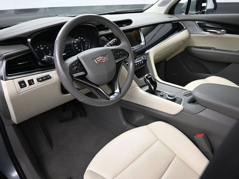 Certified 2024 Cadillac XT6 Premium Luxury w/ Technology Package AWD/4WD image 9