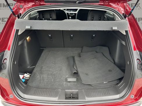 Used 2025 Chevrolet Trax LT w/ LT Convenience Package image 26