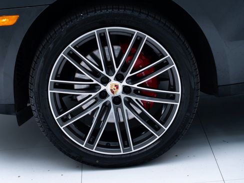 Certified 2024 Porsche Macan S AWD/4WD image 12