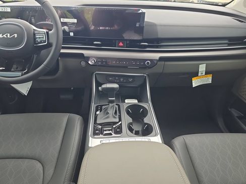 New 2026 Kia Carnival EX FWD image 15