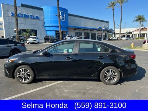 Used 2023 Kia Forte LXS FWD image 4