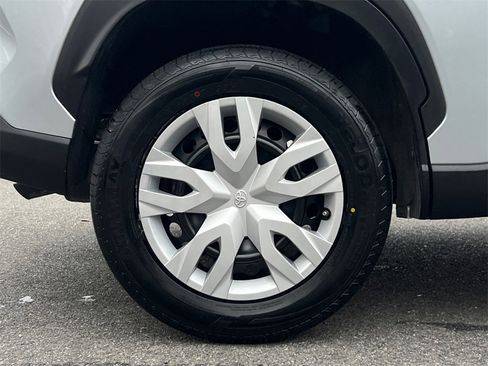 Used 2023 Toyota Corolla Cross L image 8