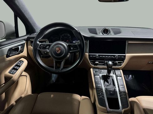 Used 2020 Porsche Macan Turbo image 22