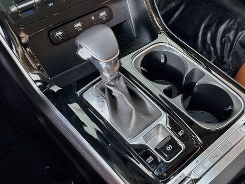 Used 2022 Kia Carnival SX Prestige FWD image 17