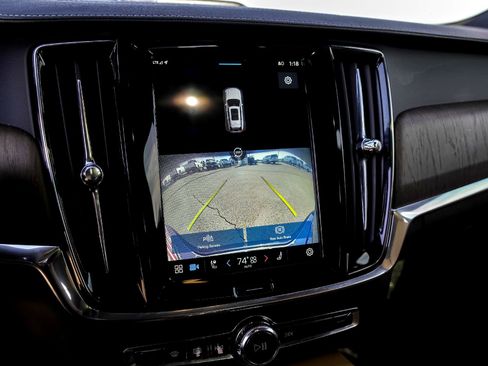 Used 2023 Volvo V90 B6 Cross Country Ultimate image 19