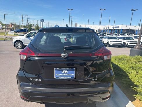 Used 2023 Nissan Kicks SV FWD image 7