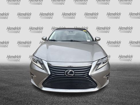 Used 2016 Lexus ES 350 w/ Ultra Luxury Package FWD image 3
