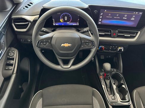 Used 2025 Chevrolet TrailBlazer LT FWD image 27