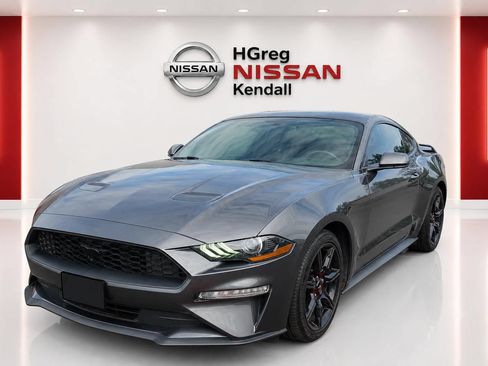 Used 2020 Ford Mustang Coupe w/ Black Accent Package RWD image 3