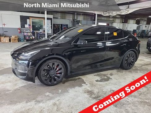 Used 2023 Tesla Model Y Performance image 1