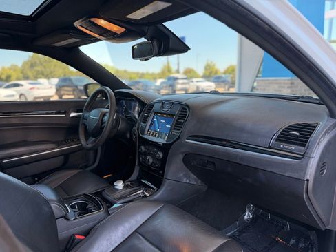 Used 2022 Chrysler 300 S w/ Comfort Group RWD image 27