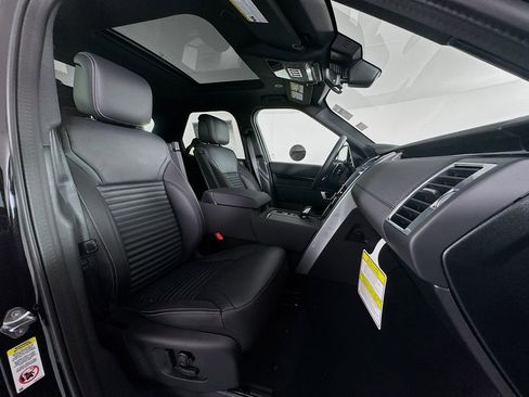 New 2025 Land Rover Discovery S AWD/4WD image 28