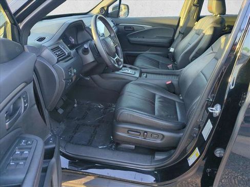 Used 2023 Honda Passport TrailSport image 17
