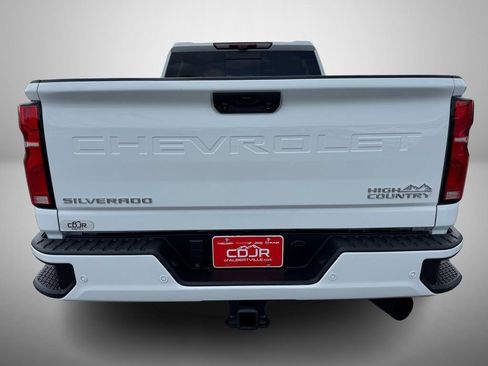Used 2024 Chevrolet Silverado 2500 High Country w/ High Country Premium Package AWD/4WD image 7