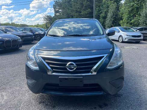 Used 2017 Nissan Versa S FWD image 3