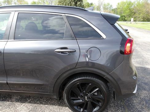 Used 2018 Kia Niro EX w/ EX Touring Graphite Edition FWD image 38
