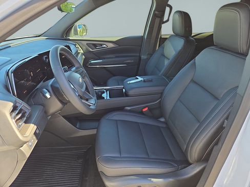 New 2026 Chevrolet Traverse LT w/ Sun and Wheel Package image 12