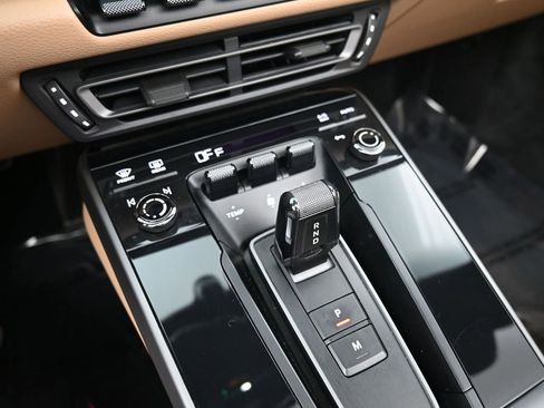 Certified 2022 Porsche 911 Carrera image 20