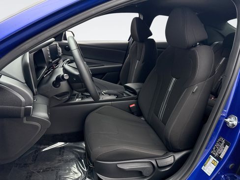 Used 2025 Hyundai Elantra Sport image 11