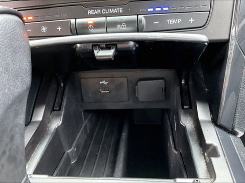 Used 2017 Ford Explorer XLT FWD image 33