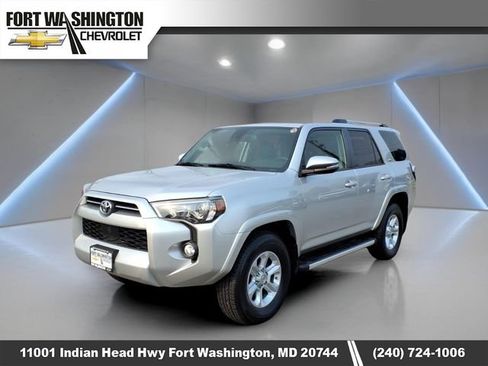 Used 2020 Toyota 4Runner SR5 Premium w/ Moonroof Package AWD/4WD image 4