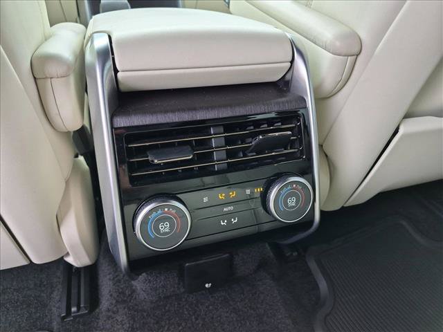 Used 2024 Land Rover Range Rover SE AWD/4WD image 18