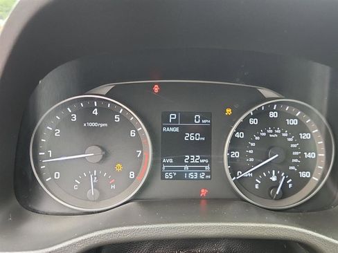Used 2017 Hyundai Elantra SE FWD image 3