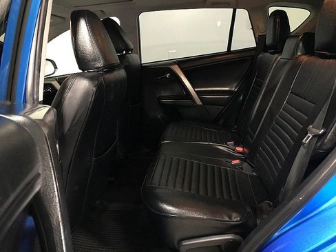 Used 2018 Toyota RAV4 XLE FWD image 17