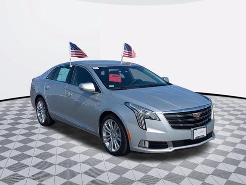 Certified 2018 Cadillac XTS Luxury FWD image 2