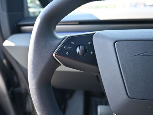 Used 2024 Tesla Cybertruck AWD Crew Cab image 19