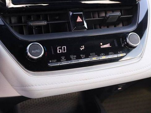 Used 2024 Toyota Corolla SE FWD image 18