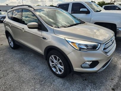 Used 2018 Ford Escape SE w/ SE Sync 3 Package