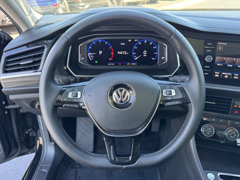 Used 2019 Volkswagen Jetta SEL FWD image 18