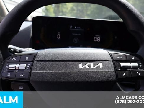 Used 2025 Kia K4 FWD image 29