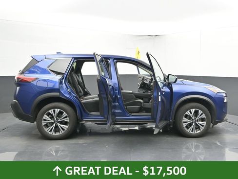 Used 2023 Nissan Rogue SV image 58