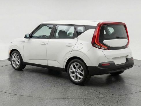Used 2025 Kia Soul LX w/ LX Technology Package FWD image 6