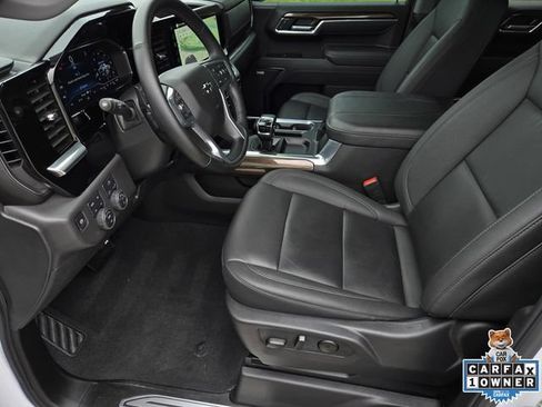 Used 2025 Chevrolet Silverado 1500 LT Trail Boss w/ Convenience Package II AWD/4WD image 21