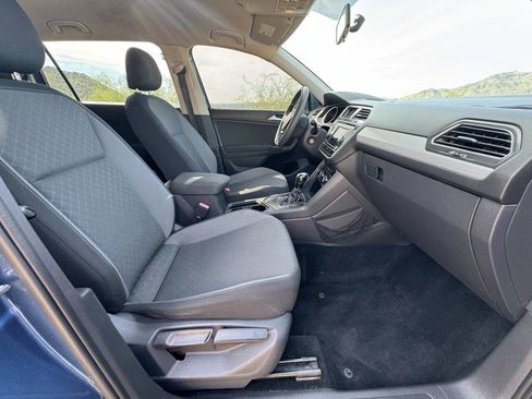 Used 2018 Volkswagen Tiguan S image 9