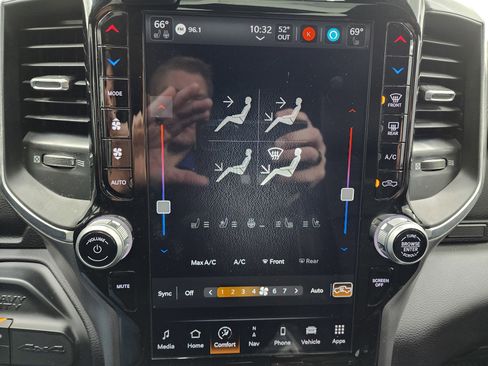 Used 2023 RAM 3500 Laramie image 59