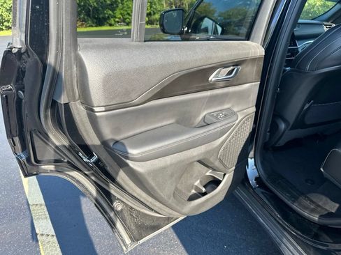 Used 2023 Jeep Grand Cherokee Altitude AWD/4WD image 15