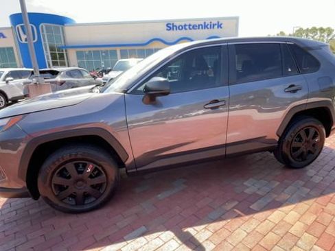Used 2023 Toyota RAV4 LE FWD image 6