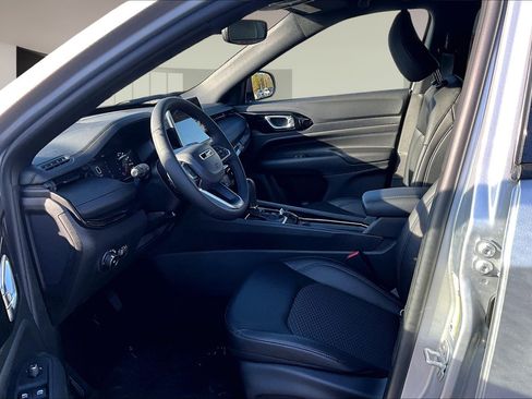 New 2026 Jeep Compass Latitude AWD/4WD image 22