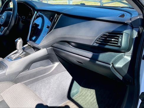 Used 2022 Subaru Outback Premium image 19
