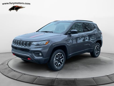 Used 2024 Jeep Compass Trailhawk w/ Trailhawk Convenience Group image 7