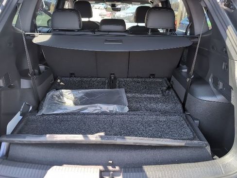 Used 2023 Volkswagen Tiguan SE R-Line image 28