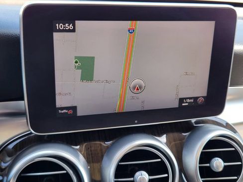 Used 2019 Mercedes-Benz GLC 300 image 17
