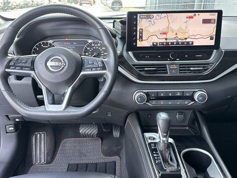 Certified 2024 Nissan Altima 2.5 SR w/ SR Premium Package AWD/4WD image 7