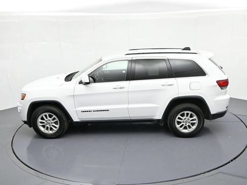 Used 2020 Jeep Grand Cherokee Laredo AWD/4WD image 22