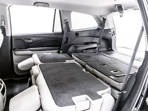Used 2018 Honda Pilot LX image 37