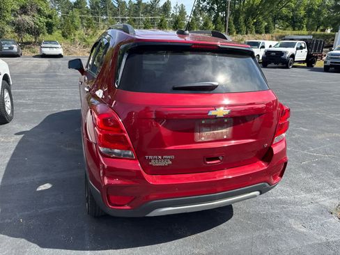 Used 2020 Chevrolet Trax LT w/ Driver Confidence Package AWD/4WD image 9